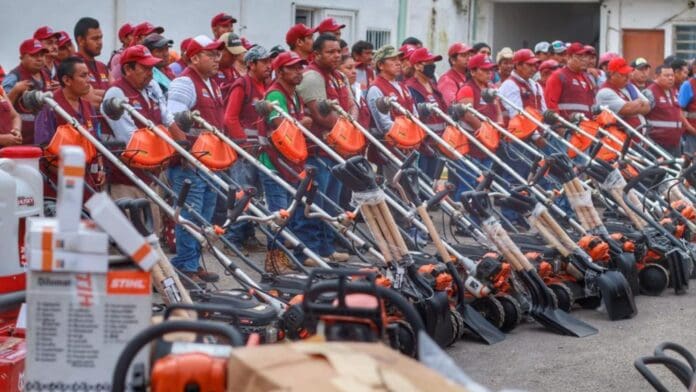 Gracias a la disciplina financiera, se invierte en equipo para servicios públicos municipales: Yensunni Martínez