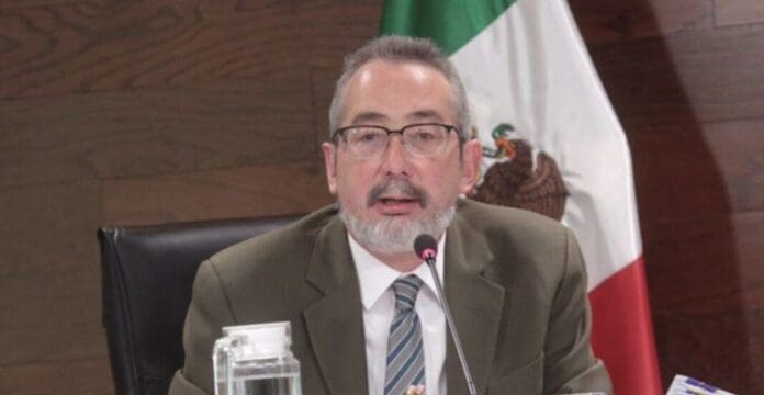 Tras el escándalo por uso de tarjeta corporativa en table dance, Óscar Guerra Ford renuncia a su cargo en el INAI