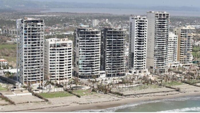 Más de 10 toneladas de víveres han sido donadas en Playa del Carmen por ciudadanos, empresas e instituciones.