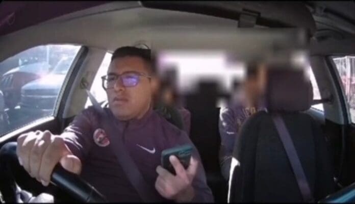 Conductor tiene una emergencia de su hijo y a la clienta la da igual porque ya le pagó