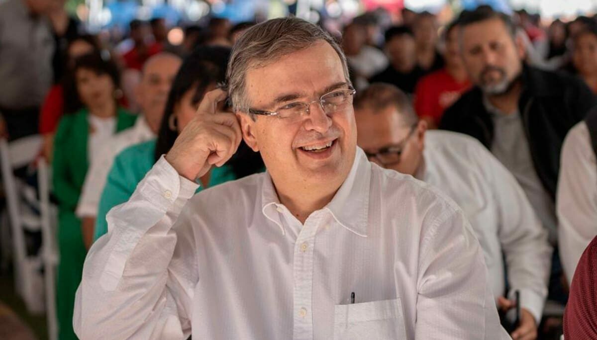 Video: Marcelo Ebrard reaparece y desmiente que esté hospitalizado