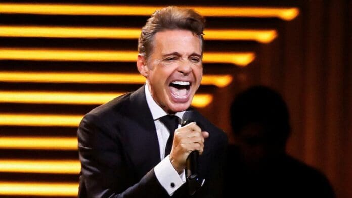 Luis Miguel donará 10 mdp para la reconstrucción de hogares en Acapulco tras paso del huracán Otis