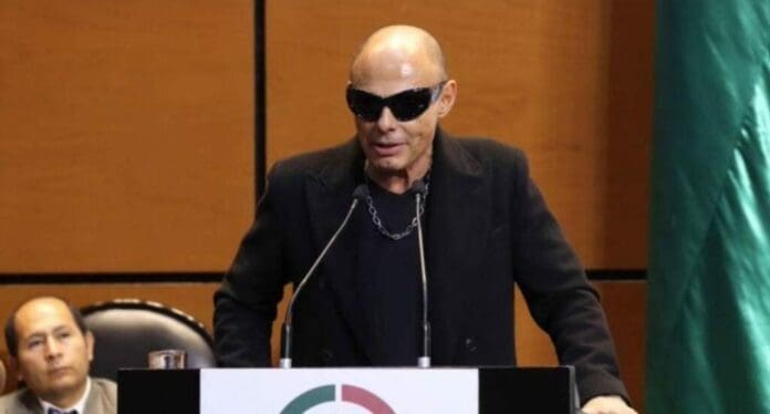 El rapero Claudio Yarto acudió a la Cámara de Diputados para hablar de OVNIS, lo cual generó muchas críticas y burlas.