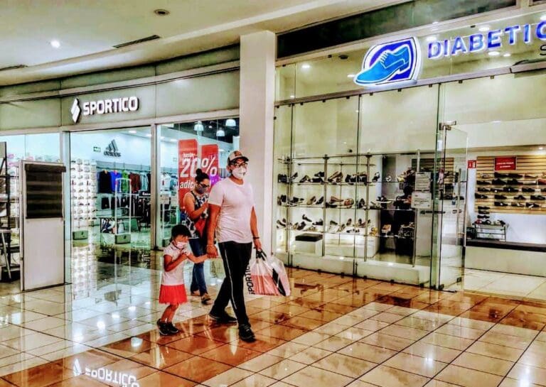 La Condusef ha emitido una serie de recomendaciones a la gente para no gastar de más en este Buen Fin 2023.