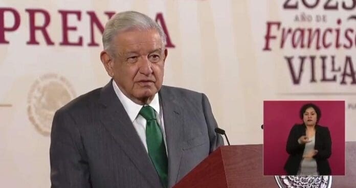 AMLO calificó de politiquería la marcha que algunos ciudadanos hicieron desde Acapulco a la Ciudad de México para pedir más apoyos.