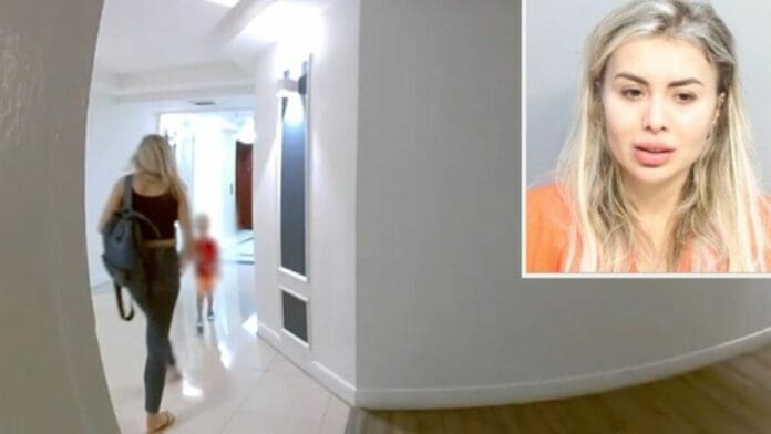 Arrestan a mujer tras golpear y patear brutalmente a su hijo de 3 años