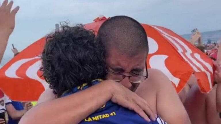 Un fanático del Boca Juniors se gastó las dos becas de su hijo para asistir al partido ante Fluminense