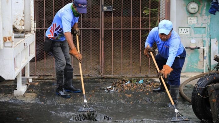 Trabaja gobierno de Solidaridad en el desazolve de pozos