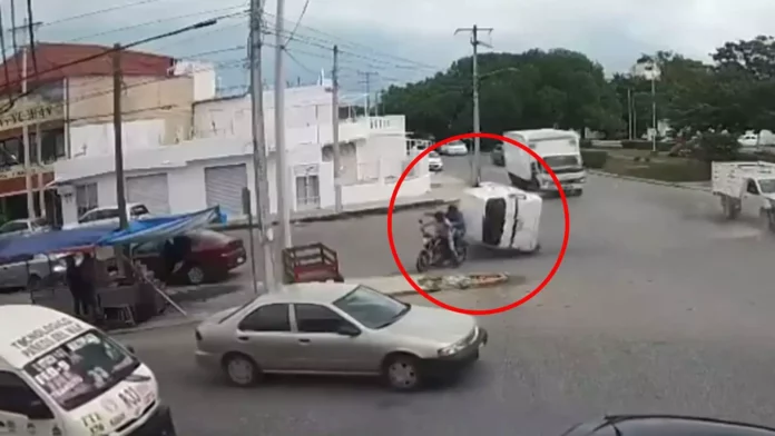 Otra vez encontronazo en la glorieta de la Chichén Itzá y Palenque en Cancún