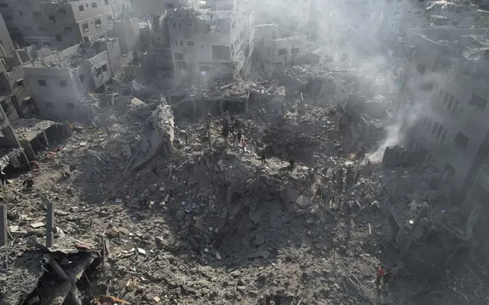 Nuevo ataque israelí a campamento de refugiados deja 30 muertos; 27 en una escuela