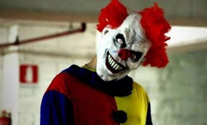 Payasos armados asaltan a joven en Culiacán durante noche de Halloween