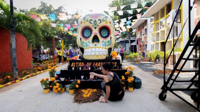 Comienza tradición de Día de Muertos en panteón municipal