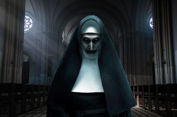 Quemarán en Cancún un viejo de 6 metros con la vestimenta de La monja