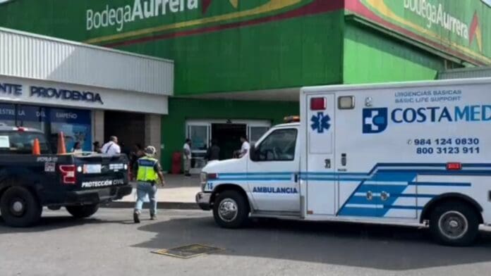 Muere extranjera dentro de Bodega Aurrera en Playa del Carmen