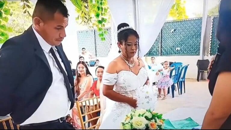 Video Novia se arrepiente en plena boda y le dice que NO a su futuro esposo