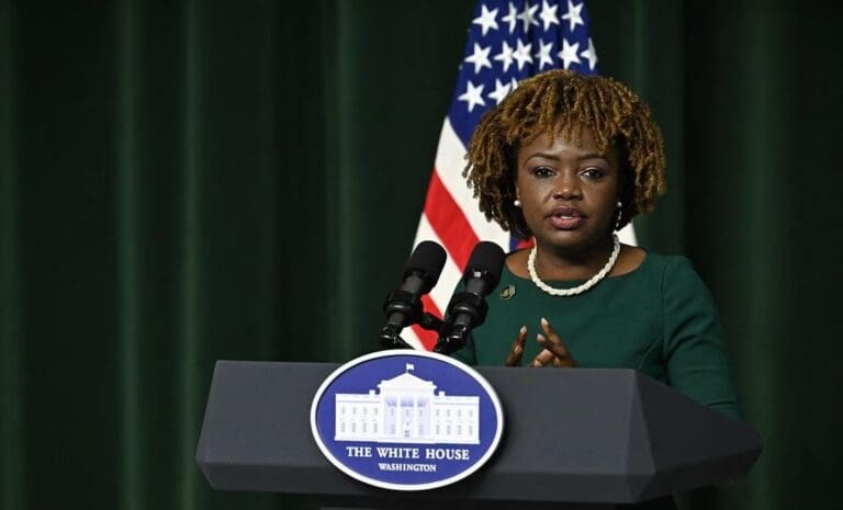 Casa Blanca critica la ley SB4 de Texas por deshumanizar a los migrantes