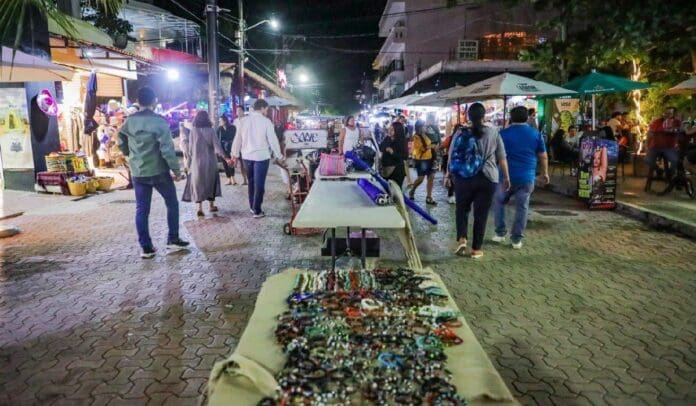 A fin de que todas las familias tengan una buena temporada decembrina, habrá tregua navideña para los ambulantes en Playa del Carmen.