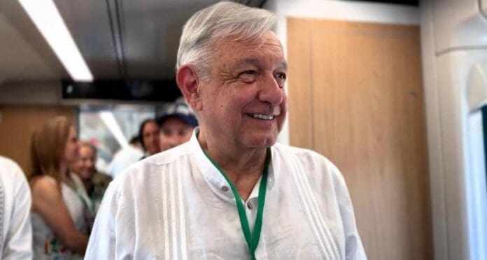 AMLO recordó que en este mes de diciembre su gobierno va a inaugurar obras en el norte, centro y sur del país.