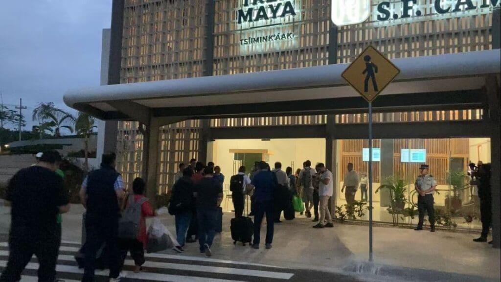 Arranca primer viaje con turistas en el Tren Maya