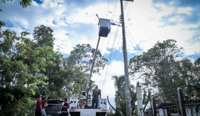 Finalizar el rezago de iluminación en comunidades de OPB es una realidad