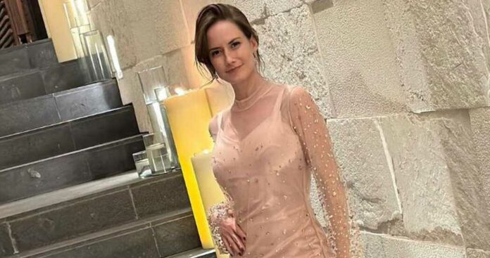 Critican a Altaír Jarabo por lucir vestido “inapropiado” en boda de Michelle Renaud