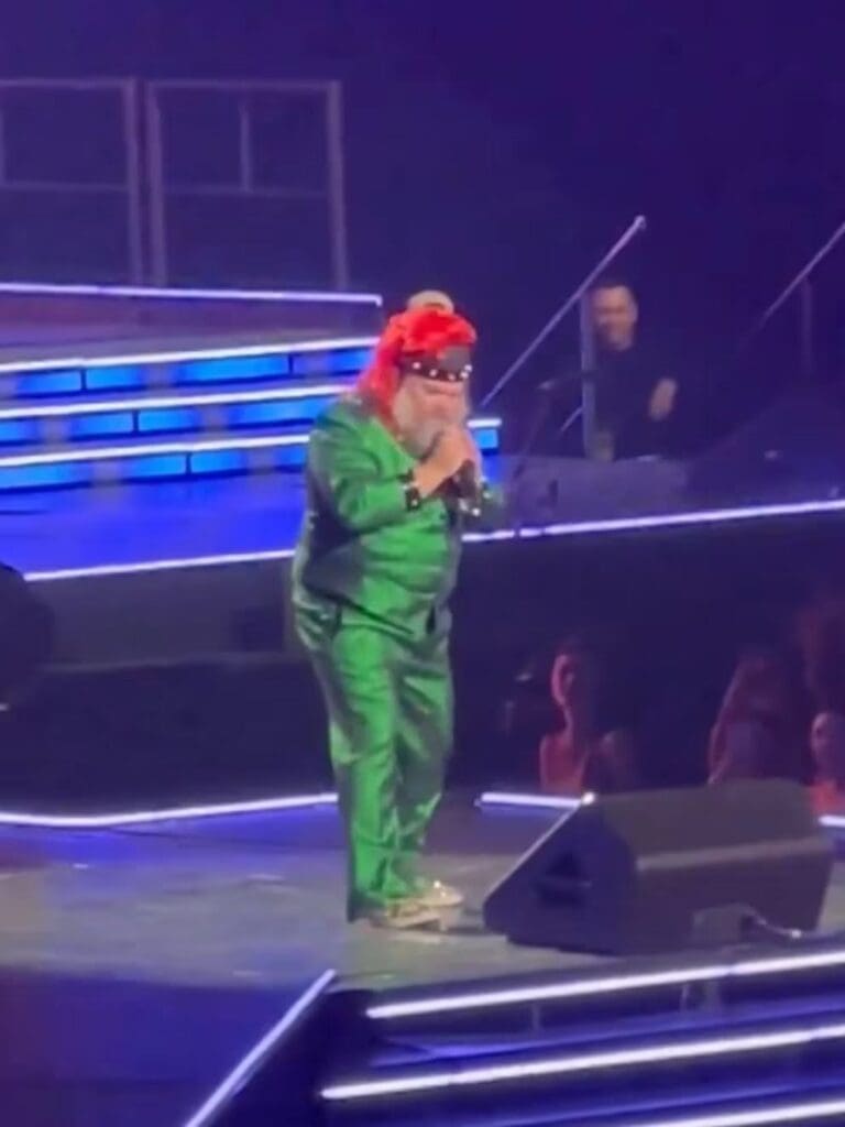 Jack Black apareció por sorpresa en el show de Jonas Brothers para interpretar su famoso tema de “Super Mario Bros”