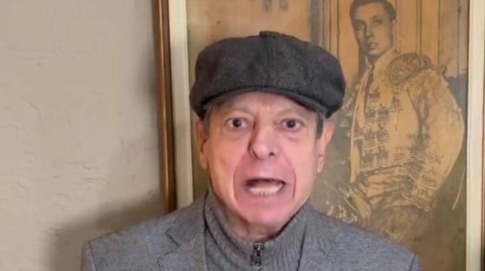 El actor César Bono generó polémico luego de hacer un video en el que se dijo feliz por el regreso de las corridas de toros.