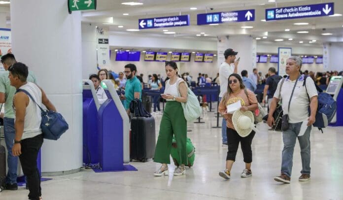 Hasta 22 vuelos demorados hacia y desde Cancún por banco de niebla en Cdmx