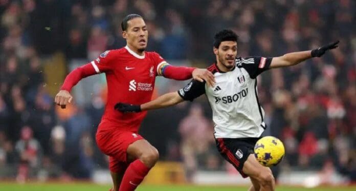 Raúl Jiménez dio una magnífica asistencia... pero al rival y Fulham pierde 4-3 con el Liverpool