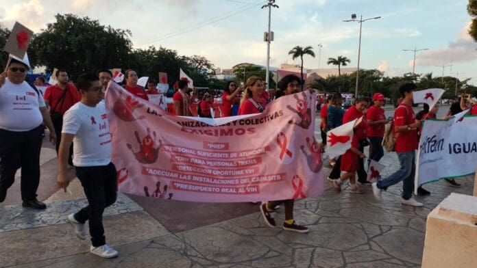 Con marcha en Cancún, exigen mayor presupuesto y personal para atender a pacientes con VIH