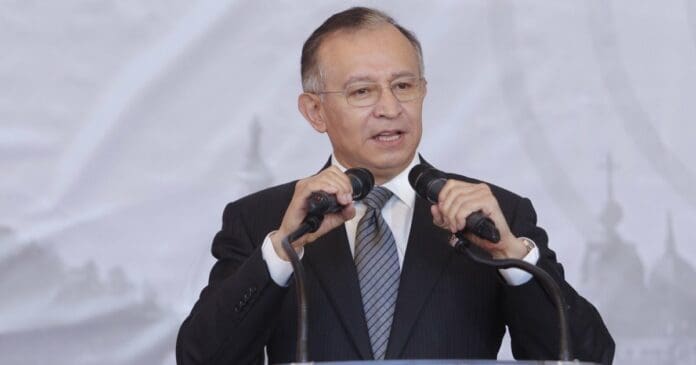 Interpol emite ficha roja contra el alcalde de Toluca, acusado de secuestro