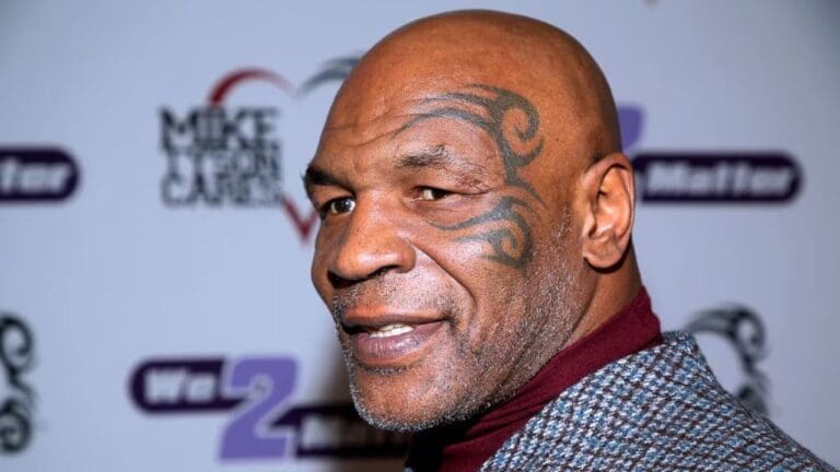 Mike Tyson es demandado por golpear a un pasajero en un vuelo