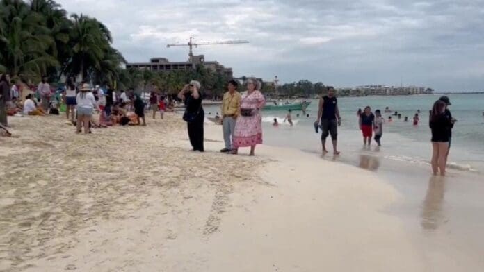 Las costas de Playa del Carmen han seguido recibiendo gente en esta temporada invernal, pese a las bajas temperaturas.