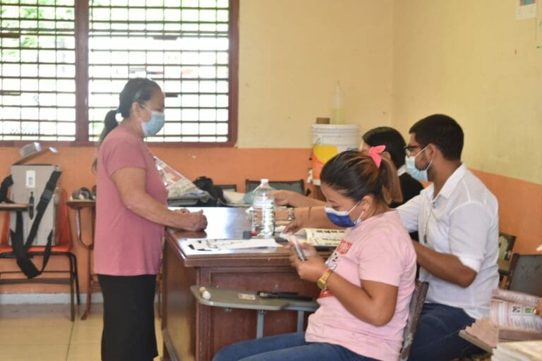 Aprueba Ieqroo las coaliciones de la 4T y la oposición en Quintana Roo