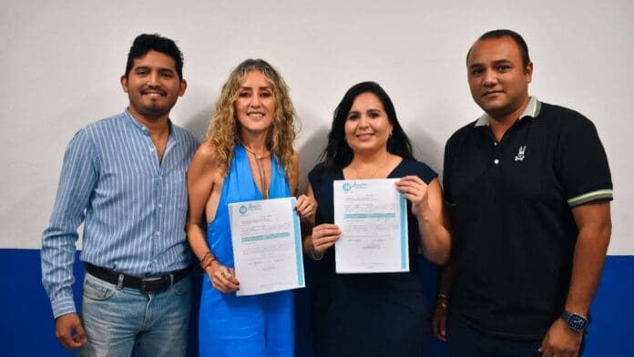 Ratifica PAN a Mayuli Martínez como candidata al Senado y nombra a foráneo para diputación plurinominal