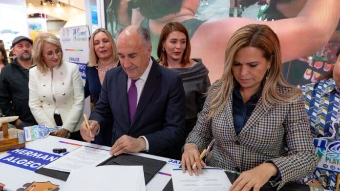 Lili Campos ha logrado el hermanamiento de Playa del Carmen con Algeciras, en el marco de la Fitur en España.