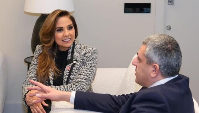 Mara Lezama promueve el Tren Maya y todas las obras que se están realizando en Quintana Roo en la Fitur de Madrid.