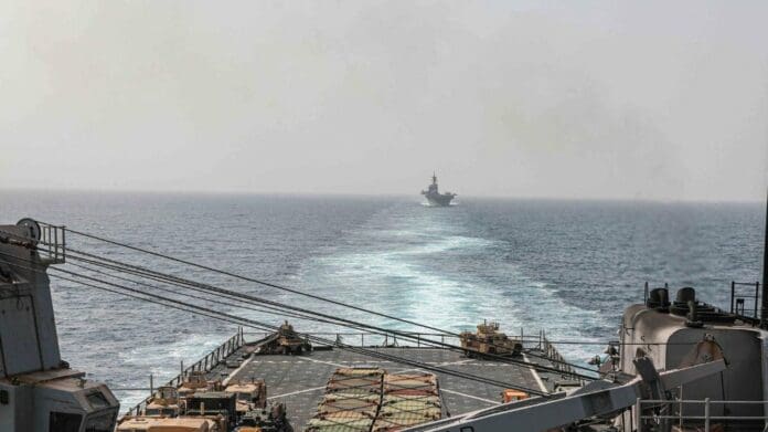 Estados Unidos y 11 países advierten a hutíes que habrá consecuencias si continúan sus ataques en el Mar Rojo