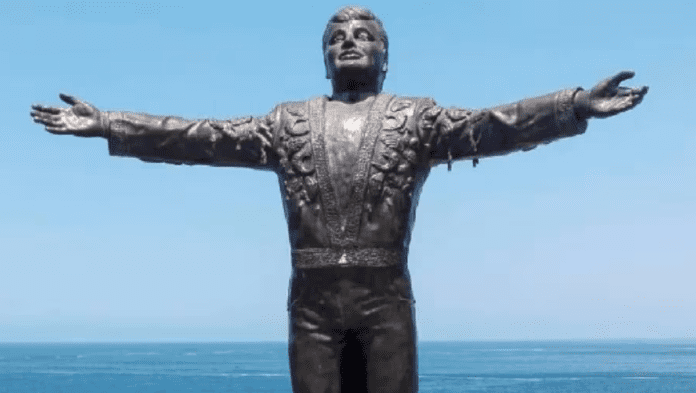 Desapareció 'misteriosamente' la estatua de Juan Gabriel en Acapulco