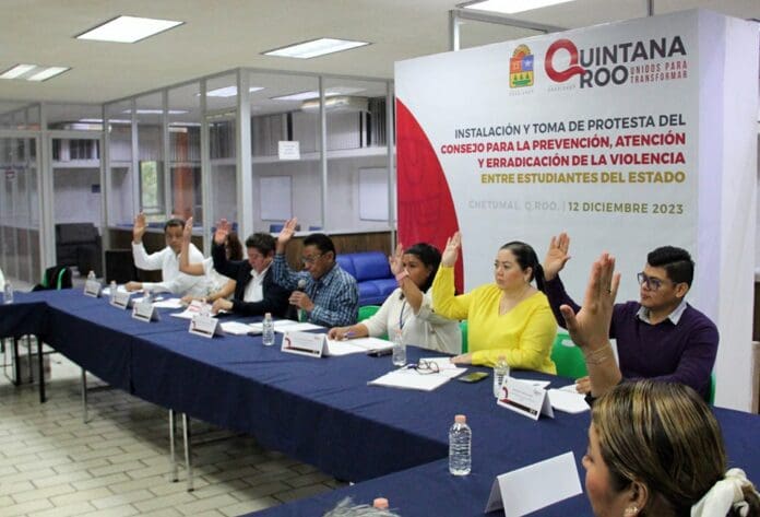 Toma la SEQ protesta el Comité del Consejo para la Prevención, Atención y Erradicación de la Violencia entre Estudiantes del Estado de Quintana Roo