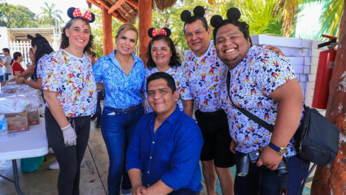 DIF festeja a los reyes del hogar