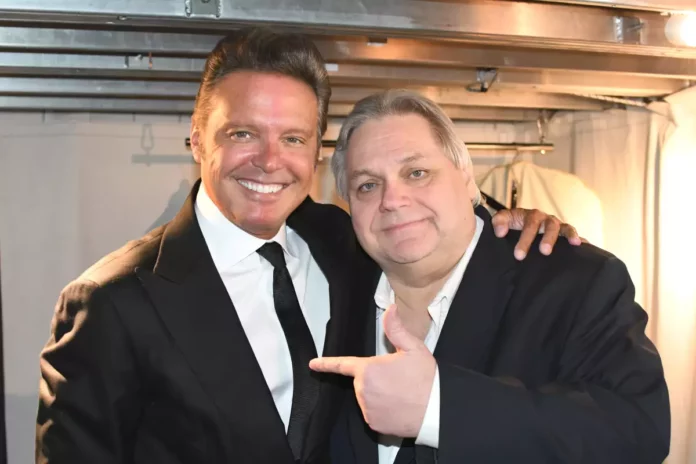Reportan que Luis Miguel no fue al funeral de Carlos Bremer, pero si le mandó una corona de flores