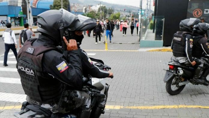 El dinero y las armas con las que se lleva a cabo la narcoguerra en Ecuador provienen de cárteles mexicanos.