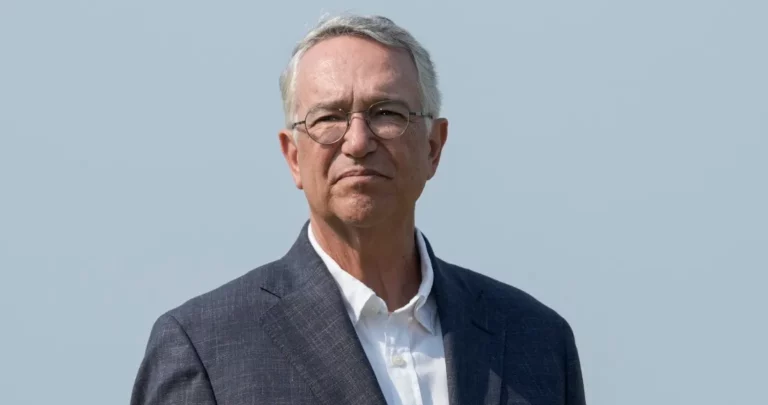 Ricardo Salinas Pliego denuncia campaña negra en contra de sus empresas