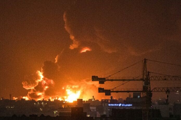 Estados Unidos y Reino Unido realizan bombardeos sobre Yemen