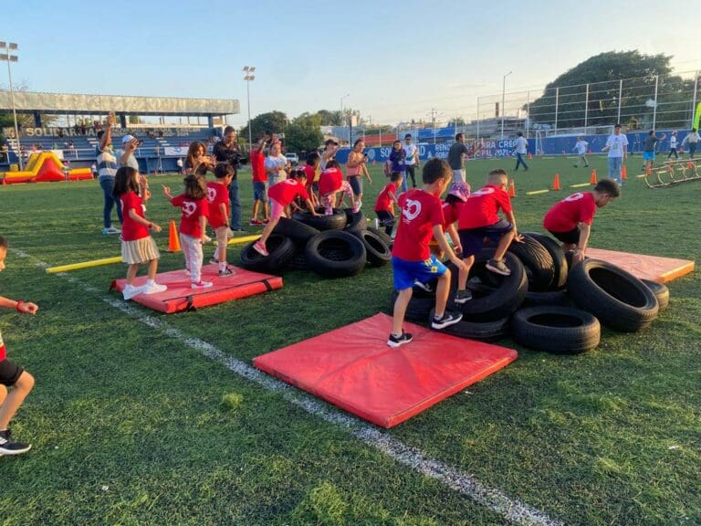 Rompe récord carrera de Aguakan “Kids por el agua”