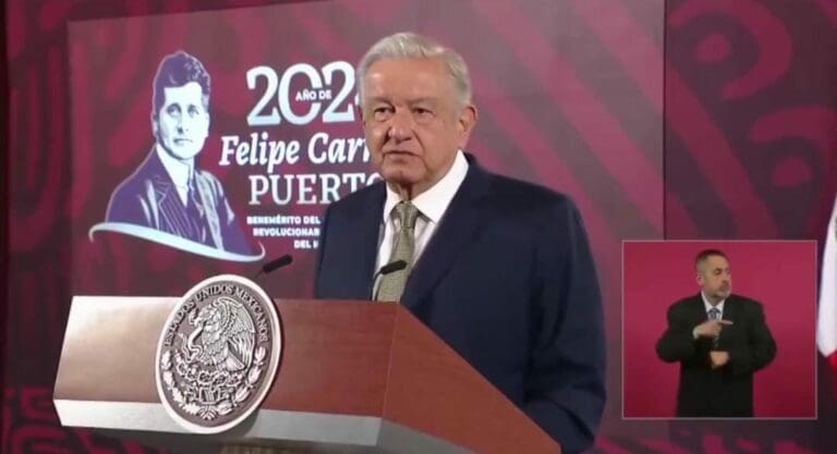 AMLO explicó en su conferencia dos de sus iniciativas de reforma, tanto la del salario mínimo como la de las pensiones.