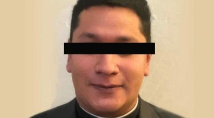 Un sacerdote fue detenido tras ser acusado de abusar de un adolescente durante una posada en la Ciudad de México.