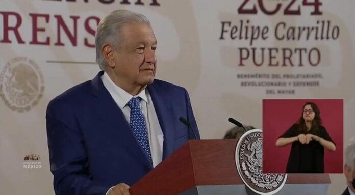 AMLO se burló este miércoles de quienes culparon a Morena por el percance ocurrido en el tren México-Toluca.