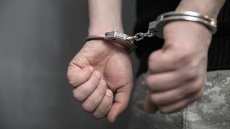 Detienen a profanador de tumbas en Yucatán